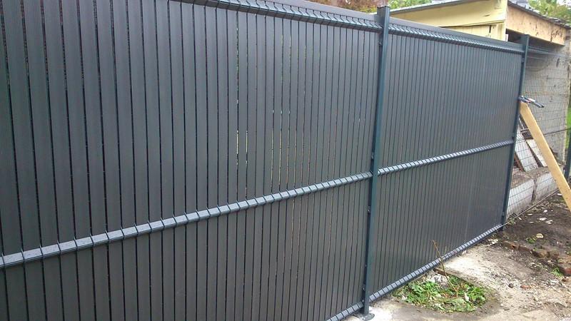 clôture grillage avec occultant PVC